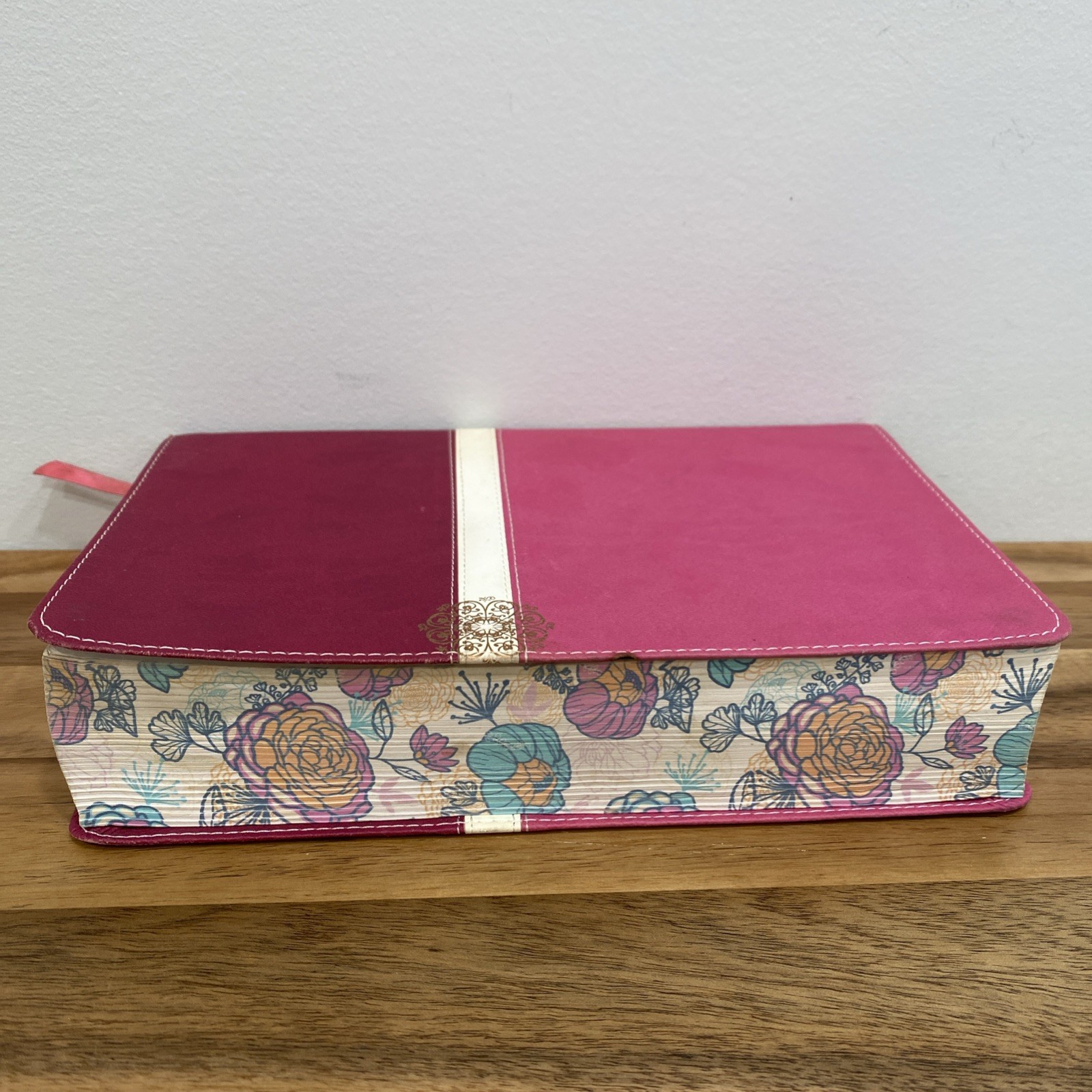 NIV Real-Life Devotional Bible for Women, Compact: Insights for Everyday Life