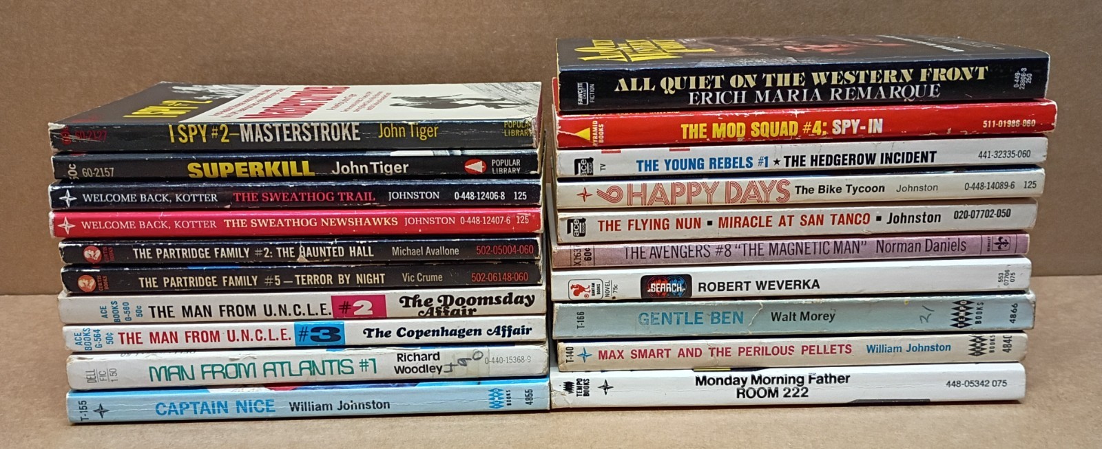 1960s 1970s TV Television Show Tie-in Vintage Paperback Books LOT OF 20