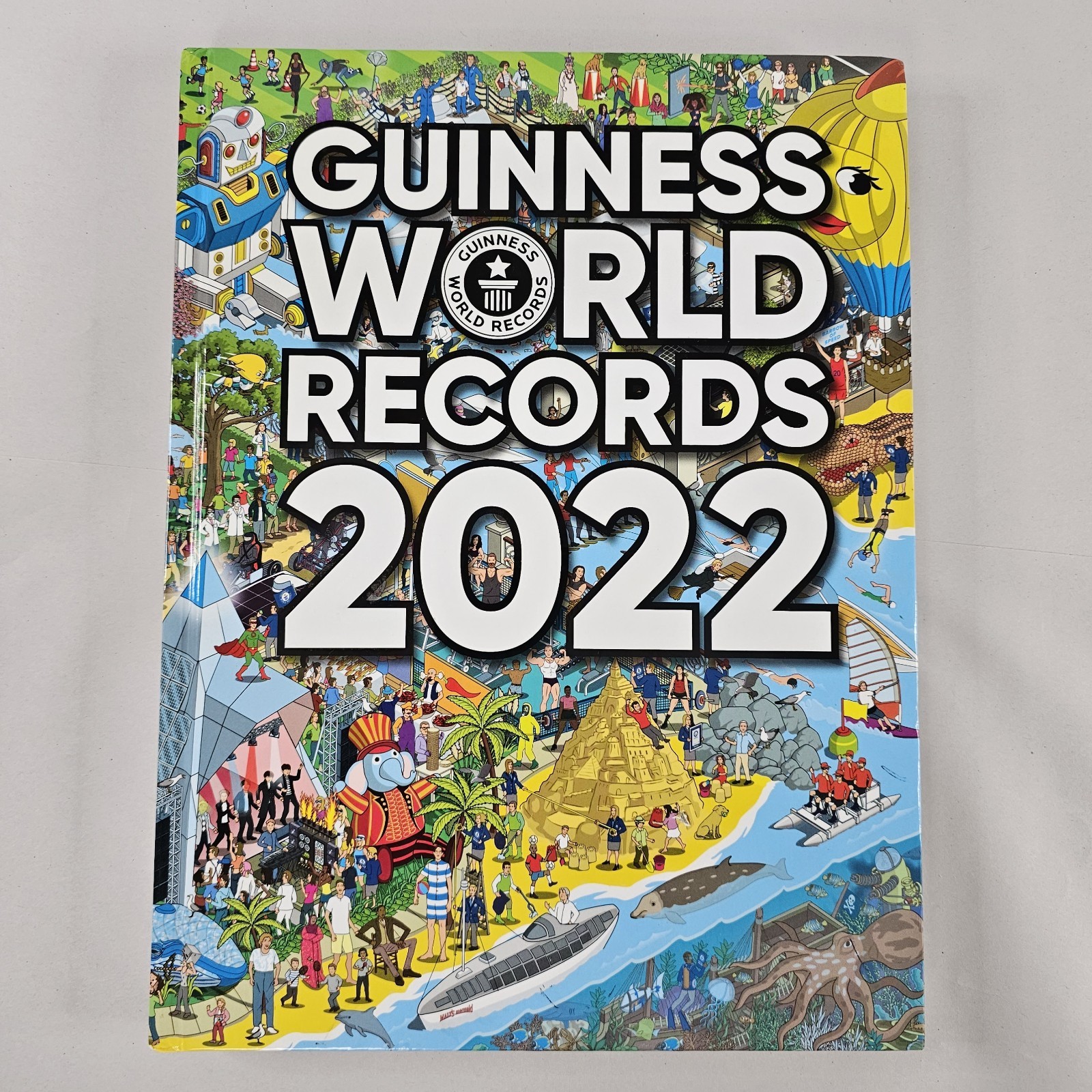 Guinness World Records, 2022, Hardcover Book 256 Pages Great Condition READ⬇
