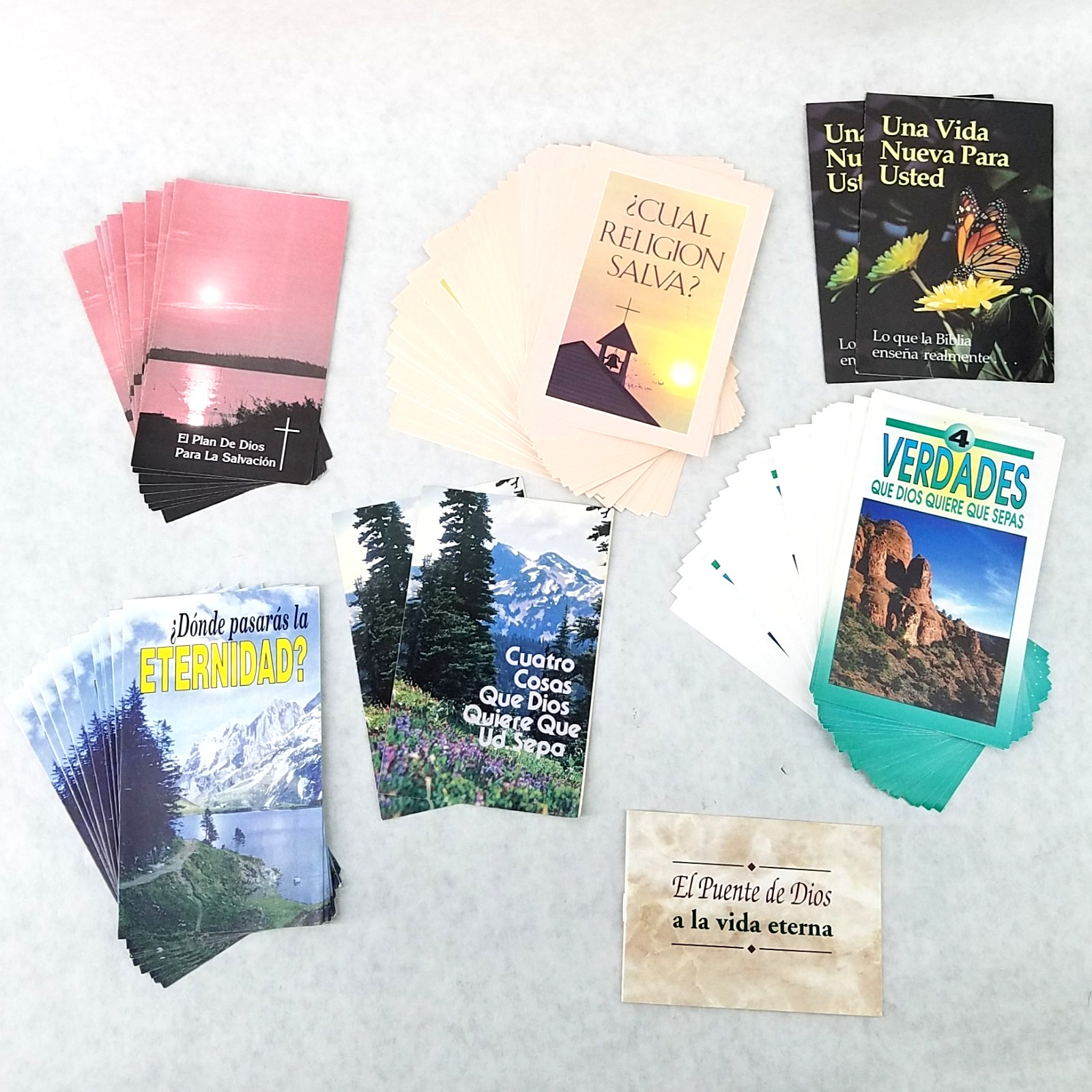 Lot of 89 Spanish Christian Pamphlets – Multiple Titles – NO MARKS.