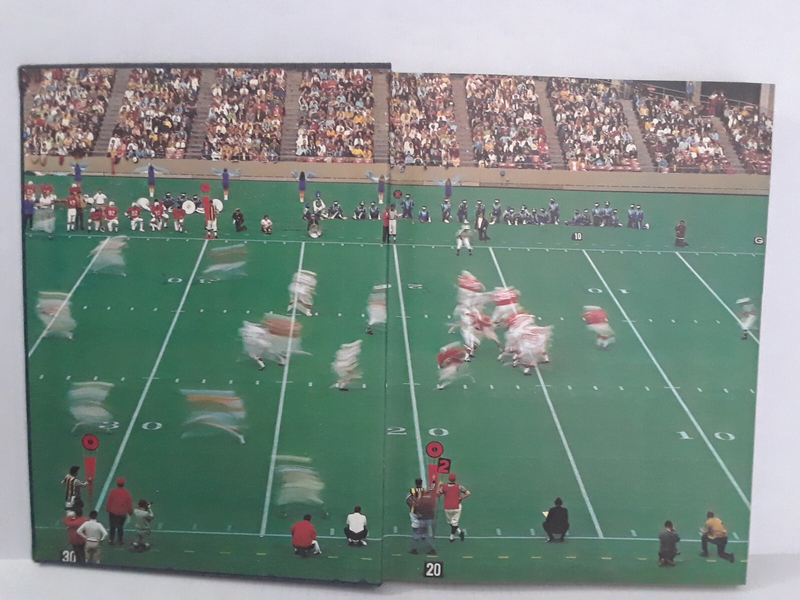 THE PRO FOOTBALL EXPERIENCE David BOSS 10.5 x 14 x 1.5 in Hardcover Coffee Table