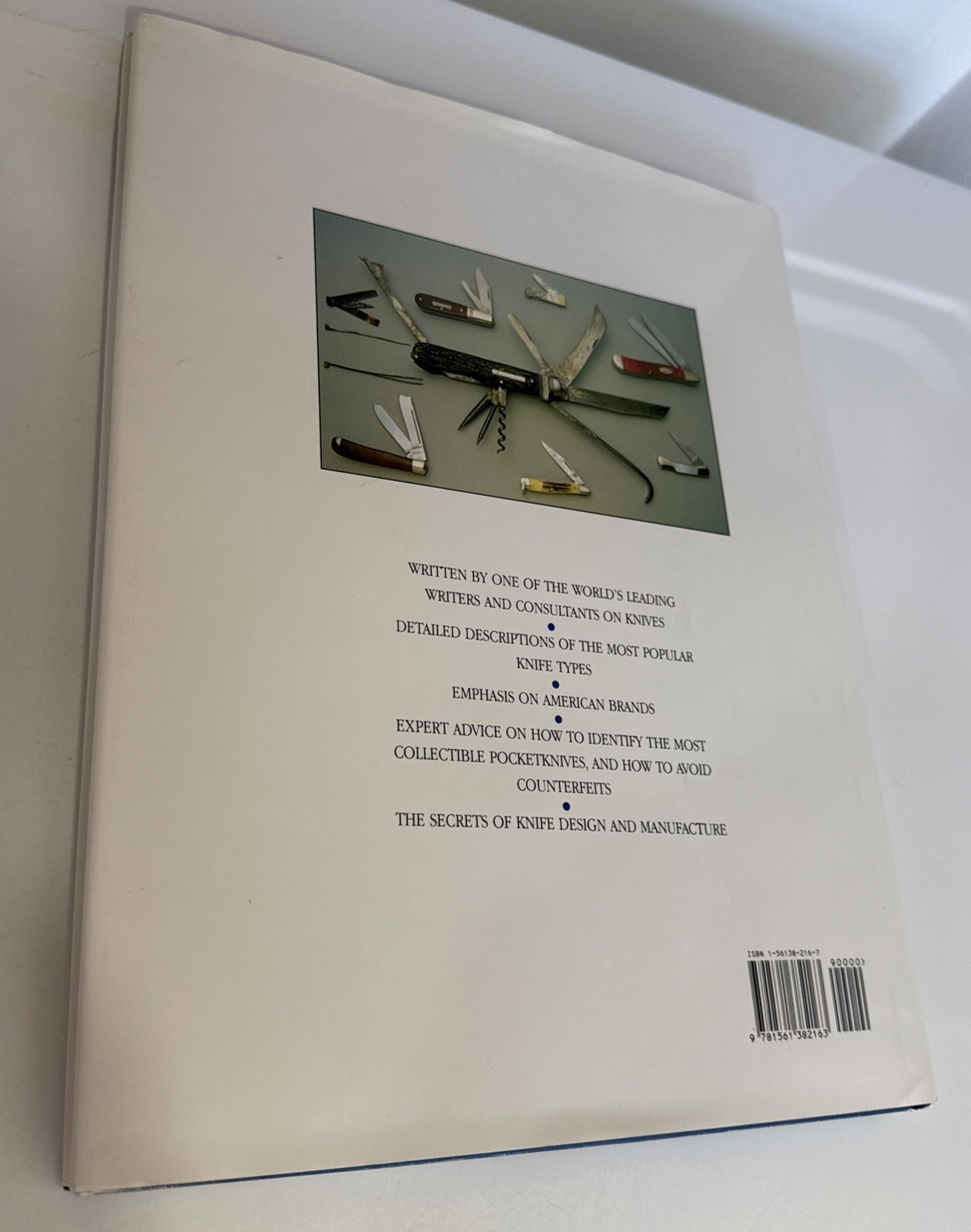 Pocket Knives Guide By Bernard Levine. 1993 Hardcover 80 Pages Pre Owned